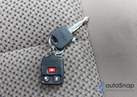 2002 Ford F-150 Lariat/Xlt z USA, uszkodzony, nr VIN 1FTRW07672KB51442